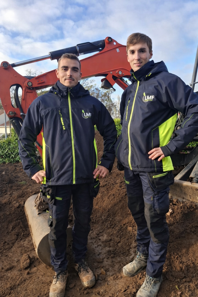 Lucas et Mathys, gérants de LMF Création, Paysagiste à Trémentines, dans le Maine et Loire.